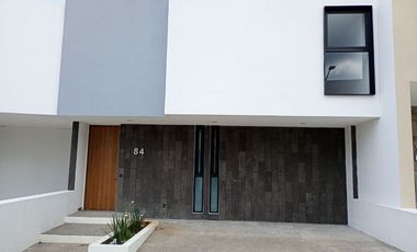 CASA EN VENTA EN LOMALTA TRES MARIAS MORELIA