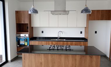 CASA EN VENTA EN LOMALTA TRES MARIAS MORELIA