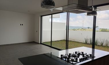 CASA EN VENTA EN LOMALTA TRES MARIAS MORELIA