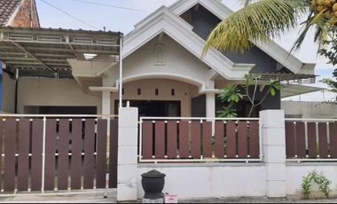 TURUN HARGA RUMAH NYAMAN FULL FURNISHED DISEWAKAN DI GEDOG BLITAR – STRATEGIS & SIAP HUNI!