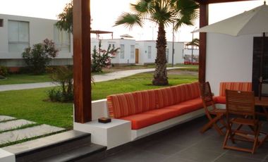 EN VENTA CASA DE PLAYA EN TRES ISLAS UBICADA EN EL KM. 68 DE LA PANAMERICANA SUR (ENTRADA POR CHILCA)