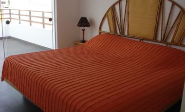 EN VENTA CASA DE PLAYA EN TRES ISLAS UBICADA EN EL KM. 68 DE LA PANAMERICANA SUR (ENTRADA POR CHILCA)