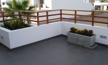 EN VENTA CASA DE PLAYA EN TRES ISLAS UBICADA EN EL KM. 68 DE LA PANAMERICANA SUR (ENTRADA POR CHILCA)