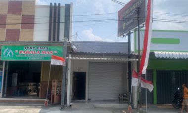 RUMAH STRATEGIS BISA JADI RUKO – LOKASI PREMIUM HANYA 50 METER DARI PEREMPATAN KANIGORO BLITAR