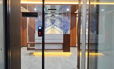 Disewakan Office space dengan Interior mewah sudah full furnish di The Smith, Alam sutera