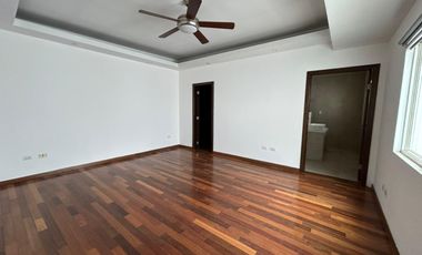 Renta casa - Campos Elíseos Sector 2