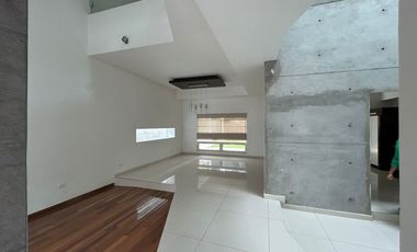 Renta casa - Campos Elíseos Sector 2