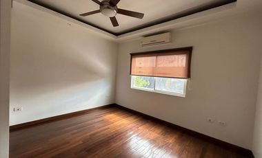 Renta casa - Campos Elíseos Sector 2