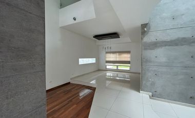 Renta casa - Campos Elíseos Sector 2