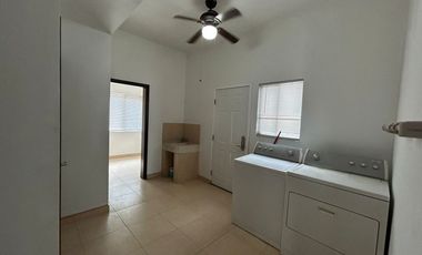 Renta casa - Campos Elíseos Sector 2