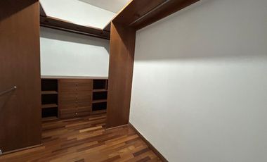 Renta casa - Campos Elíseos Sector 2