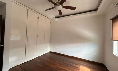 Renta casa - Campos Elíseos Sector 2