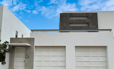 Renta casa - Campos Elíseos Sector 2