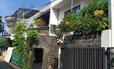 Rumah dijual Murah 3 Lantai, Pondok Kelapa, Jakarta Timur dekat Tol Becakayu