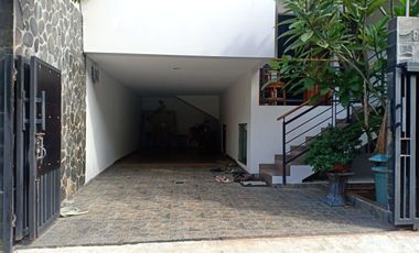 Rumah dijual Murah 3 Lantai, Pondok Kelapa, Jakarta Timur dekat Tol Becakayu