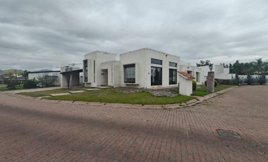 CASA EN VENTA JARDINES DEL LAGO EN AGUASCALIENTES