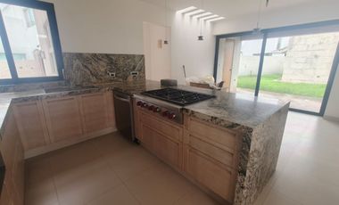 CASA EN VENTA JARDINES DEL LAGO EN AGUASCALIENTES