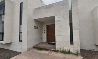 CASA EN VENTA JARDINES DEL LAGO EN AGUASCALIENTES