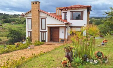 Venta casa 3 niveles a 800 m del pueblo de Villa de Leyva