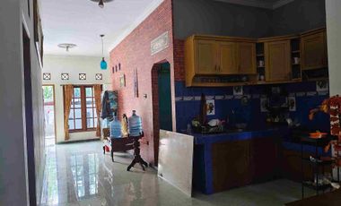 RUMAH BONUS TOKO DEKAT PASAR DAN PERTAMINA MAOS CILACAP