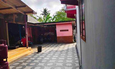RUMAH BONUS TOKO DEKAT PASAR DAN PERTAMINA MAOS CILACAP
