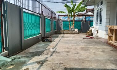 Dijual Rumah HOOK di Jalan Alamanda Indah, Kota Harapan Indah Bekasi