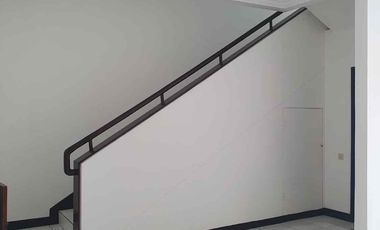 DIJUAL RUMAH 2 LANTAI SIAP HUNI DI KOMPLEK MEKAR WANGI BANDUNG