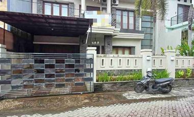 Sale rumah mewah ada pool one gate security 24jam jl6mtr dkt transmart