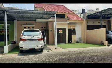 Di sewakan cling bersih nyaman 2 mobil bisa cluster eksklusif solo.