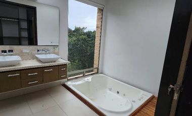 Vive la Experiencia de la Montaña en Sindamanoy: Exclusiva Casa de Lujo en Arriendo Imagínese despertar cada mañana con la majestuosidad de las montañ