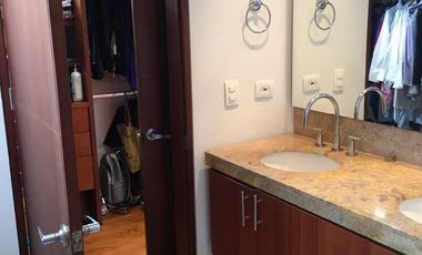 Espectacular casa de 5 niveles en Chía. ENCENILLOS DE SINDAMANOY  Esta espaciosa casa es ideal para quienes buscan comodidad y una vista inigualable.