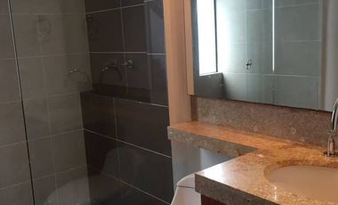 Espectacular casa de 5 niveles en Chía. ENCENILLOS DE SINDAMANOY  Esta espaciosa casa es ideal para quienes buscan comodidad y una vista inigualable.