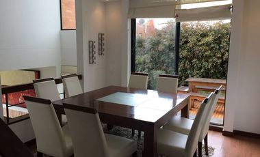 Espectacular casa de 5 niveles en Chía. ENCENILLOS DE SINDAMANOY  Esta espaciosa casa es ideal para quienes buscan comodidad y una vista inigualable.