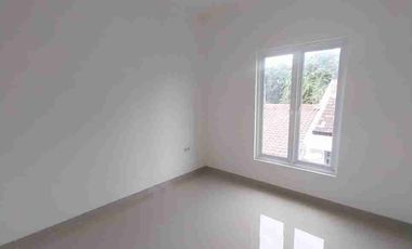 Jual cepat 1 unit rumah baru di tanjung duren jakarta barat