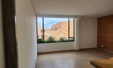 Penthouse dúplex en Chía! Ubicado estratégicamente sobre la Avenida Chilacos, PERMUTO  este apartamento te ofr