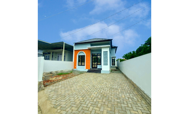 Dijual Rumah Manis di Kawasan Punge - Halaman Depan Super Luas!