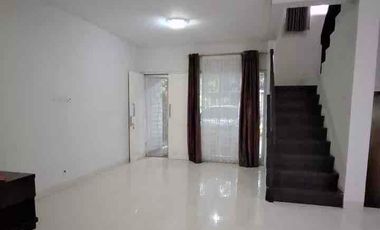 Disewakan Rumah Rapih di Lokasi Strategis Raffles Hills