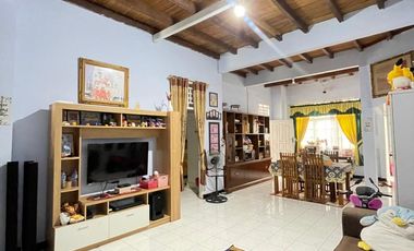 Rumah 3,5 are di Monjok dekat Polsek Selaparang