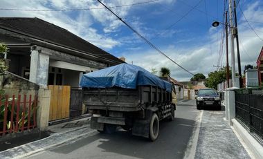 Rumah 3,5 are di Monjok dekat Polsek Selaparang