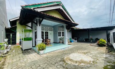 Rumah 3,5 are di Monjok dekat Polsek Selaparang