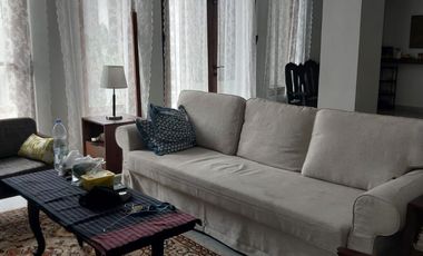 Luxury House for Rent in Laweyan Fully Furnished, 4-Car Carport