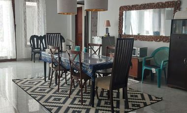 Luxury House for Rent in Laweyan Fully Furnished, 4-Car Carport