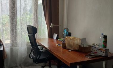 Luxury House for Rent in Laweyan Fully Furnished, 4-Car Carport