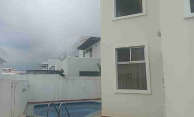 CASA DE VENTA EN TONSUPA DENTRO DE URBANIZACION