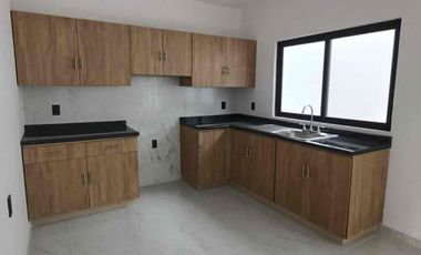 Casa en venta con recámara en planta baja equipada col plan de ayala