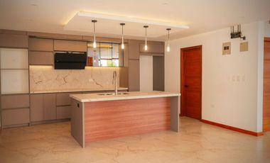 Vendo lujosa casa Cotacachi 180m2