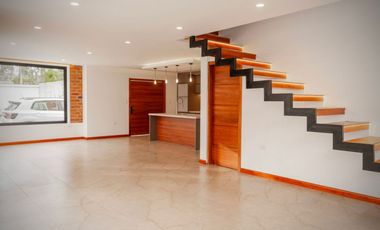 Vendo lujosa casa Cotacachi 180m2