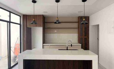 Vendo Casa de estreno en Urb. San Antonio vía Samborondon