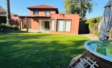 ARRIENDO COMODA CASA CHILENA EN SANTA ELENA - CHICUREO