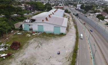 SE VENDE TERRENO DE 9890 M2 CON BODEGAS EN TUXTLA GUTIERREZ